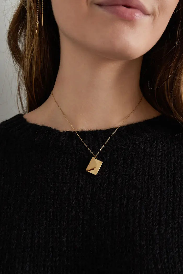 Envelop Necklace