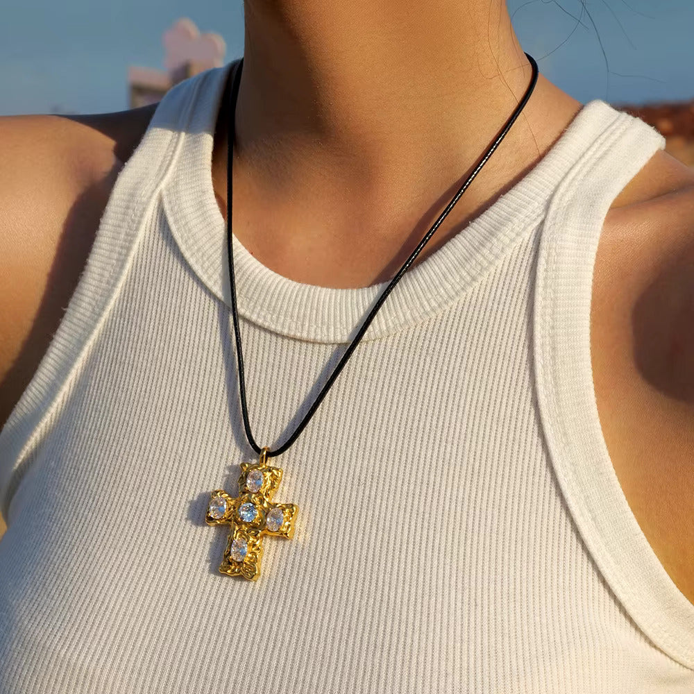 Elva Necklace
