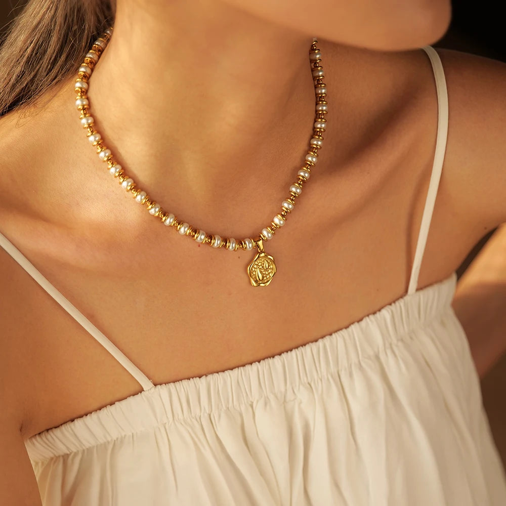 Majesty Neckalce