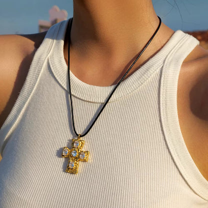 Elva Necklace